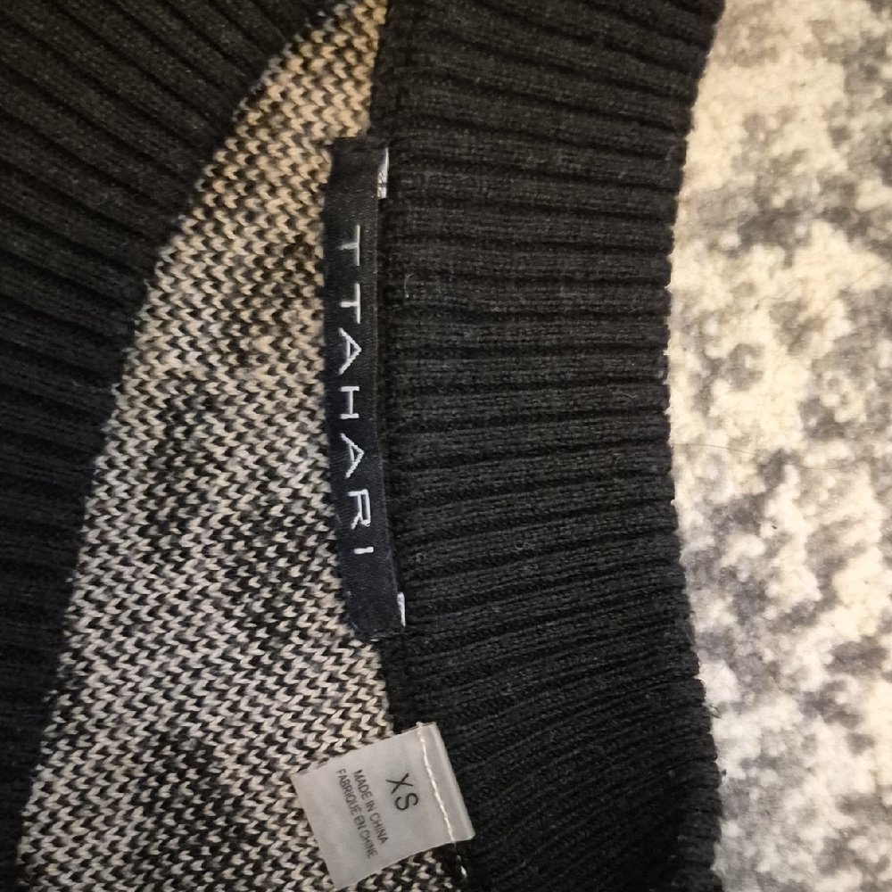 Leopard Print Sweater - Picture 2 of 4